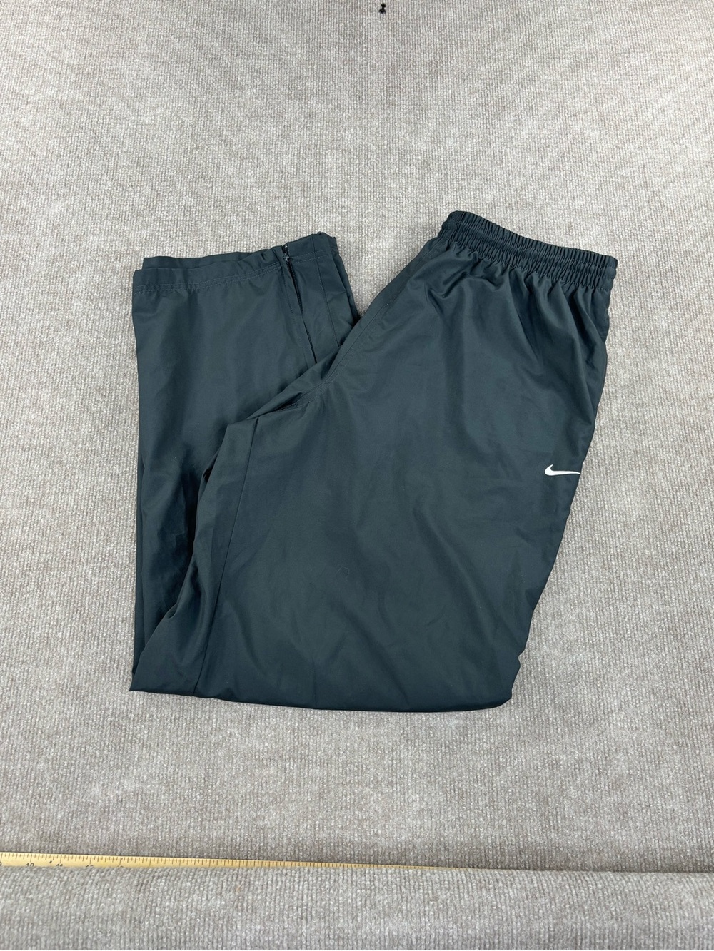 Nike Track Pants Men’s XL Black Zippered Leg Mesh Lined Athletic 446414-061